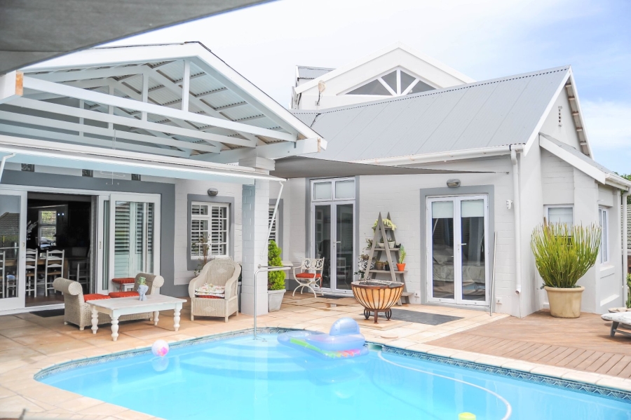5 Bedroom Property for Sale in Myburgh Park Western Cape